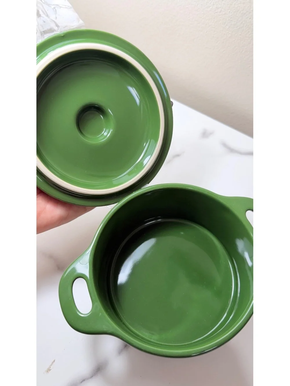 Green Brocc Your Body Round Ceramic Cocotte